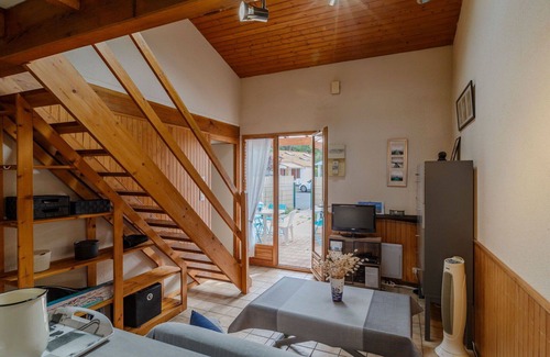 La Palmyre Apartment | Cosy apartment for 5 guests with WIFI, TV and terrace