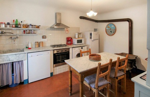 Celle Ligure Apartment | Cosy apartment for 5 guests with WIFI, TV, terrace and parking