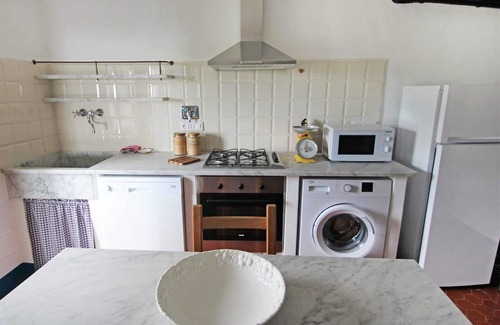 Celle Ligure Apartment | Cosy apartment for 5 guests with WIFI, TV, terrace and parking