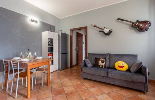Portacomaro Apartment | Cosy apartment for 4 guests with A/C, pool, WIFI, terrace, pets allowed, panoramic view and park.