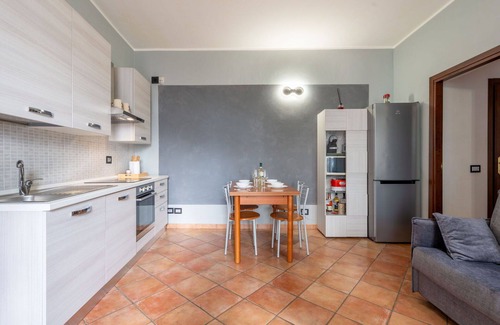 Portacomaro Apartment | Cosy apartment for 4 guests with A/C, pool, WIFI, terrace, pets allowed, panoramic view and park.