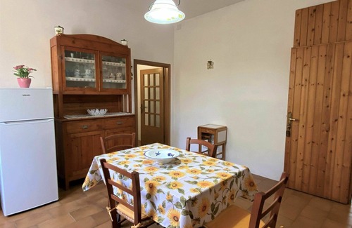Riparbella Apartment | Cosy apartment for 4 people with WIFI, patio, pets allowed and parking