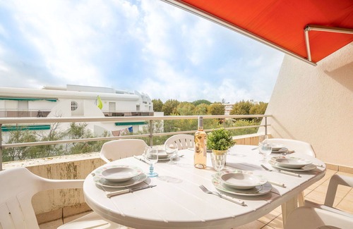 La Petite Motte Apartment | Cosy apartment for 6 people with WIFI, TV, terrace, pets allowed and parking