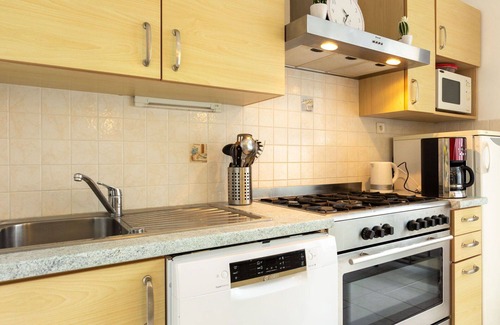 Saint-Meloir-des-Ondes Villa | Cosy apartment in villa for 9 people with WIFI, TV, terrace and parking
