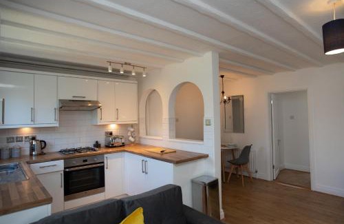 Beaconsfield Apartment | Cosy apartment in the heart of Old Town Beaconsfield