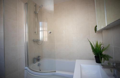 Beaconsfield Apartment | Cosy apartment in the heart of Old Town Beaconsfield
