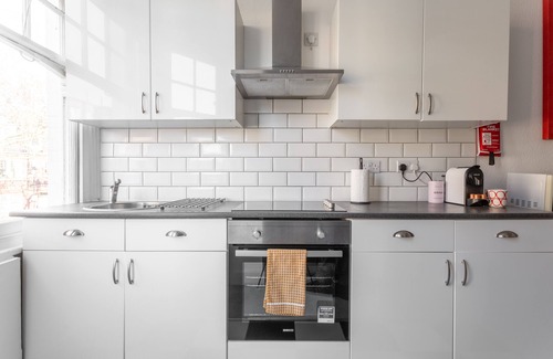 Belsize Park Apartment | Cosy apartment in Glenmore Road, 2 min walk to Belsize Park Tube station s