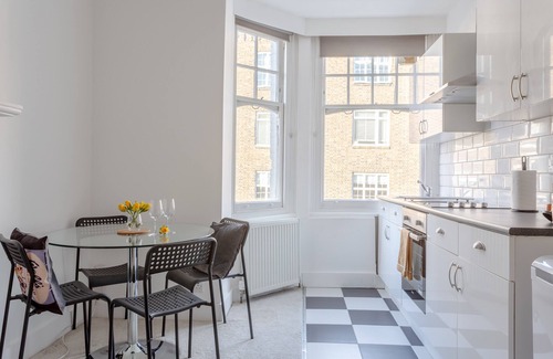 Belsize Park Apartment | Cosy apartment in Glenmore Road, 2 min walk to Belsize Park Tube station s