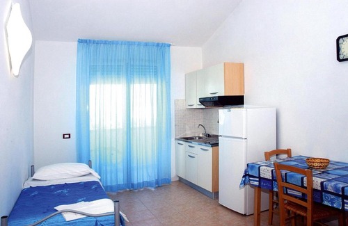 Lido Adriano Apartment | Cosy apartment in Lido Adriano with communal pool
