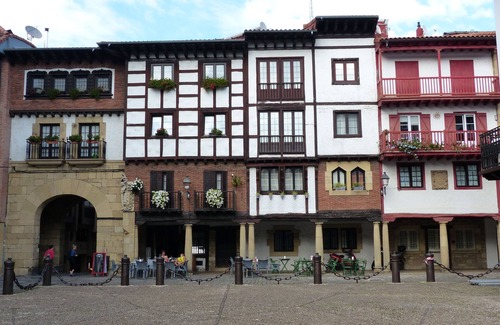 Hondarribia Historic Center Condo | Cosy apartment in old town ideal for families with children, couples and friends