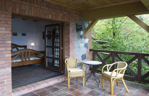 Gorlo Villa | Cosy apartment in lake front Villa; living/sleeping area for 2, covered porch .
