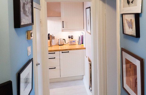 Askew Apartment | Cosy apartment in Shepherd’s Bush for two people.