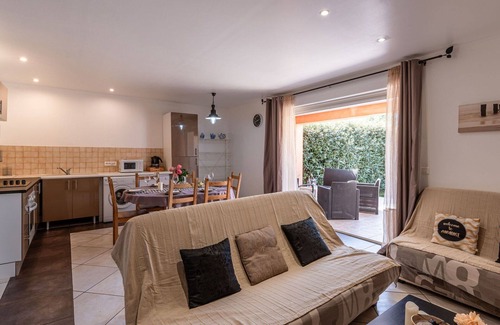 Prunelli-di-Fiumorbo Villa | Cosy apartment in villa for 7 people with pool, WIFI, A/C, TV and terrace