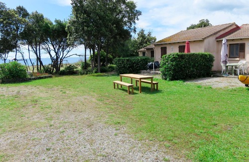 Casamozza House | Cosy apartment in villa for 4 people with WIFI, terrace and parking