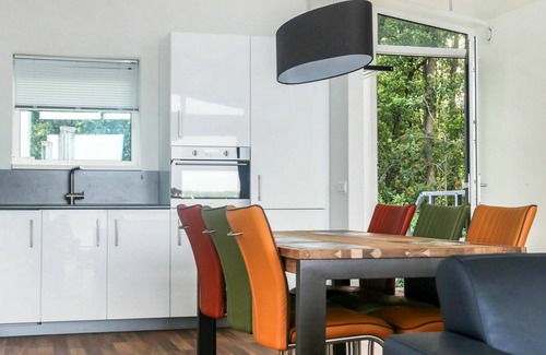 Eelderwolde Villa | Cosy apartment in villa for 6 guests with WIFI, TV, terrace and parking