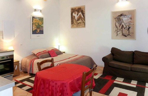 Sigonce Villa | Cosy apartment in villa for 2 guests with WIFI, A/C, pool, TV, patio and pets allowed