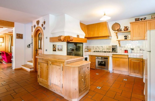 Penia House | Cosy apartment in villa for 5 people with WIFI, TV, terrace and parking