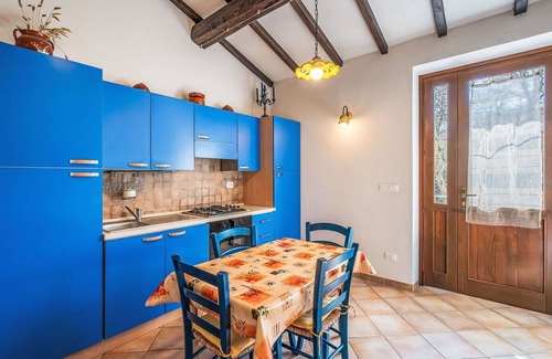Lidarno Villa | Cosy apartment in villa with pool, A/C, WIFI, TV, terrace, pets allowed and parking