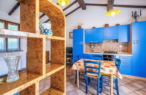 Lidarno Villa | Cosy apartment in villa with pool, A/C, WIFI, TV, terrace, pets allowed and parking
