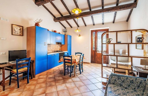 Lidarno Villa | Cosy apartment in villa with pool, A/C, WIFI, TV, terrace, pets allowed and parking