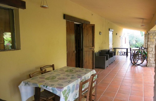 Casalbordino House | Cosy apartment in villa for 6 guests with WIFI, pool, TV, terrace and parking