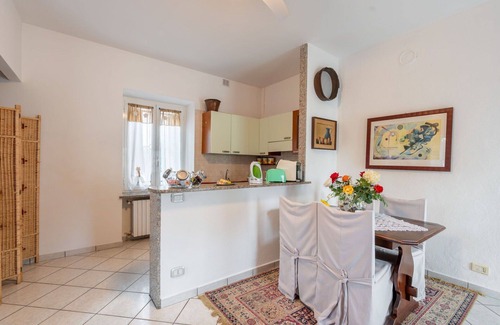 Castell'Alfero Apartment | Cosy apartment for 4 guests with pool, WIFI, TV, patio and parking