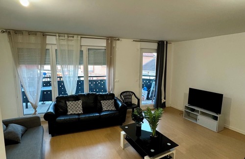 Drancy Apartment | Cosy apartment located in Drancy near Paris/CDG