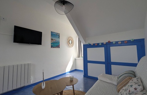 Cancale Apartment | Cosy apartment - near footpath and town center - sea view - sleeps 3