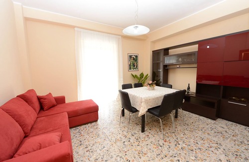 Quartiere XXVII Primavalle Apartment | Cosy apartment, near Metro A, S. Pietro and the downtown