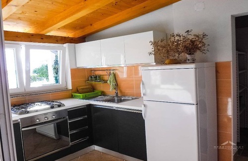 Zubovici House | Cosy Apartment Near the Beach in Zubovici, Croatia