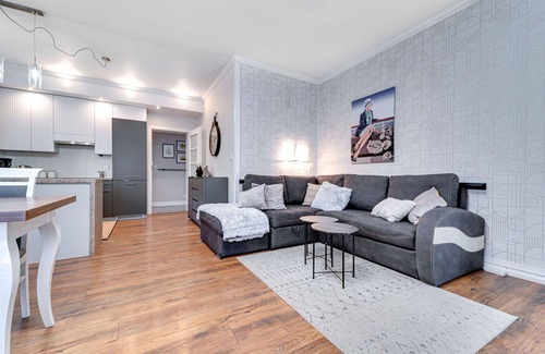 Polanica-Zdroj Apartment | Cosy apartment for 4 guests with WIFI, TV, balcony, pets allowed and parking