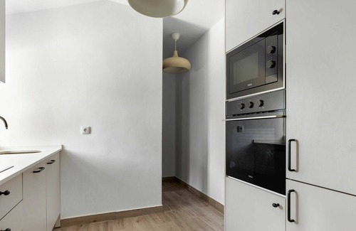 Sao Martinho Villa | Cosy apartment in villa for 7 people with pool, WIFI, A/C, TV, terrace and parking