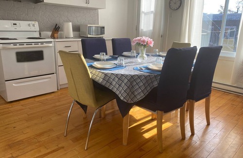 Cote-Saint-Paul Condo | Cosy Apartment renovated, furnished 10 min to metro station and 15 to downtown