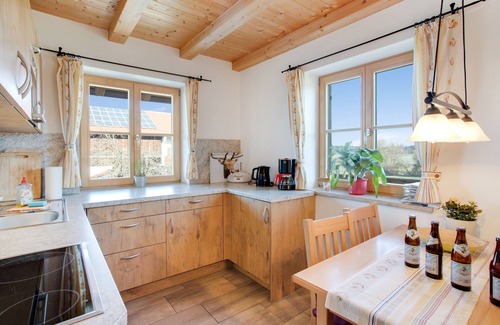 Bad Heilbrunn Apartment | Cosy Apartment "Seeblick" with Garden, Terrace & Wi-Fi