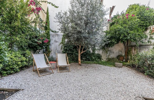Santos Condo | Cosy Apartment With 2 Bedrooms in Lapa With a Beautiful Garden