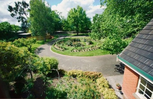Evandale Apartment | Cosy apartment with country views. A short walk to the town centre.