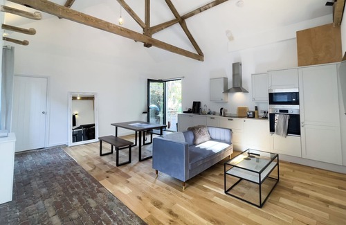 St Albans Apartment | Cosy apartment with stunning views of the Hertfordshire countryside