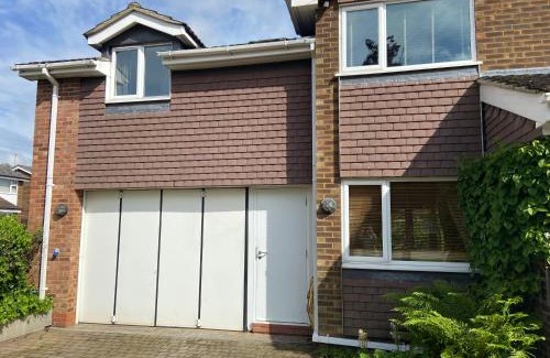 Cranfield Apartment | Cosy Apartment with Office & Parking in Cranfield
