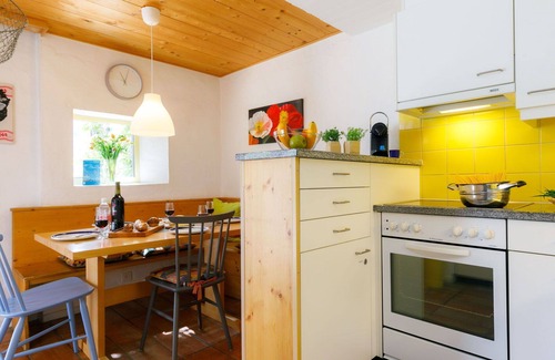 Capriasca Apartment | Cosy apartment with pool, WIFI, TV, patio, pets allowed, panoramic view and parking