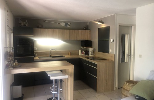 Narbonne-Plage Apartment | Cosy apartment with shaded terrace and residential pool