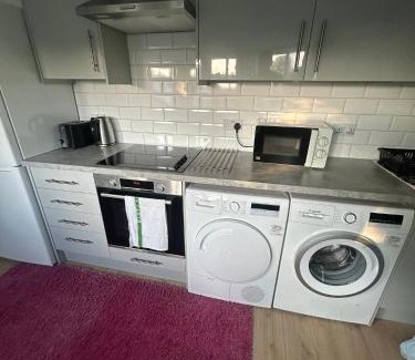 St. George's Apartment | Cosy attic flat with views