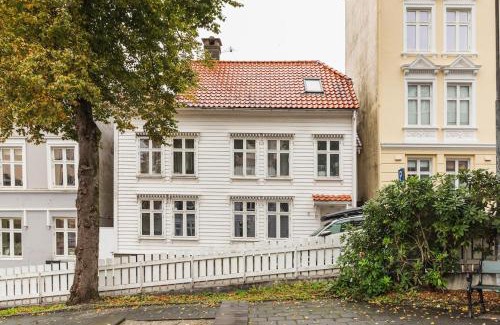 Bergen City Centre Apartment | Cosy authentic apartment, only 60m from Bryggen!