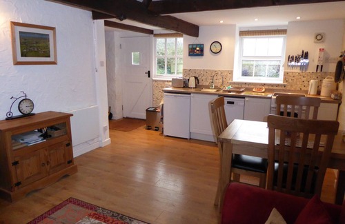 Bude House | Cosy barn for couples in peaceful rural surroundings near Bude coast