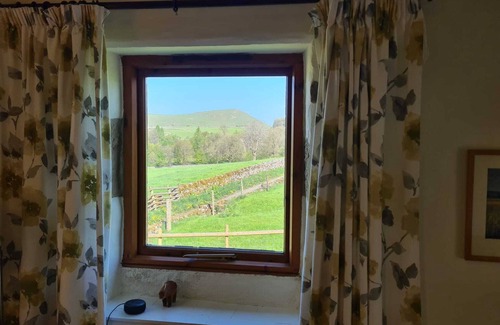 Alstonfield House | Cosy Barn in The Peak District National Park - ideal for walkers. Dog friendly .