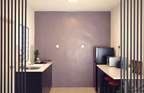 Simpang Ampat House | Cosy Batu Kawan Homestay 8 pax ~ 5 mins to Design Village & IKEA ~ Entire Home