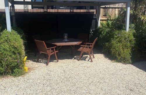 Blairgowrie House | Cosy Beach cottage 500 meters to Blairgowrie front beach peaceful and private.