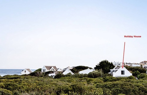 Vermont House | Cosy Beach House in Hermanus just 100 meters from the sea