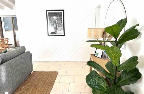 Tootgarook House | Cosy Beach House - Near Hot Springs.