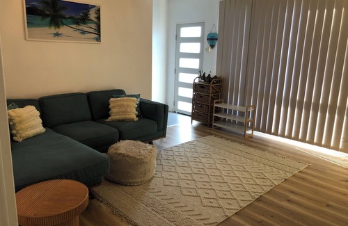 Chittaway Bay House | Cosy beach style house. Walking distance to lake and 10 minutes drive to beach