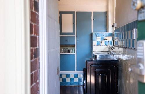 St Kilda West Apartment | Cosy beachside apartment with access to 50m2 terrace.